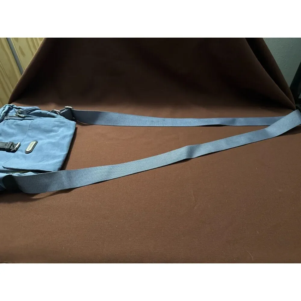Large Baggallini Light Blue Magnetic Close Nylon Crossbody Purse Bag Travel